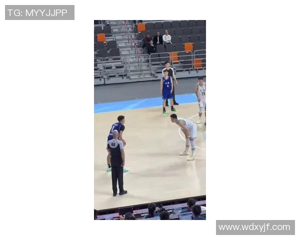 李添荣砍下22分哈维贡献21分8助攻9篮板上海主场轻松战胜深圳队 李添荣砍下22分哈维贡献21分8助攻9篮板上海主场轻松战胜深圳队