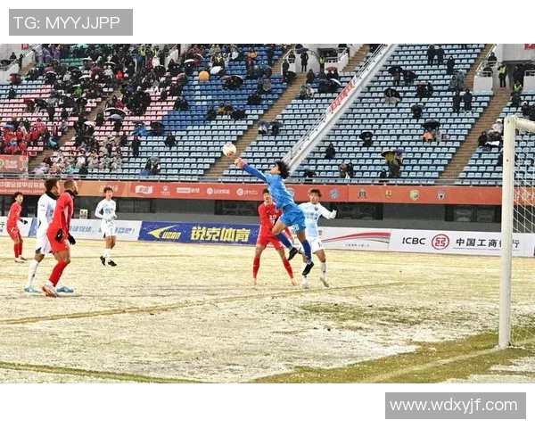 签名足球的魅力与收藏价值探讨:如何选择与保养你的珍贵球品 签名足球的魅力与收藏价值探讨:如何选择与保养你的珍贵球品